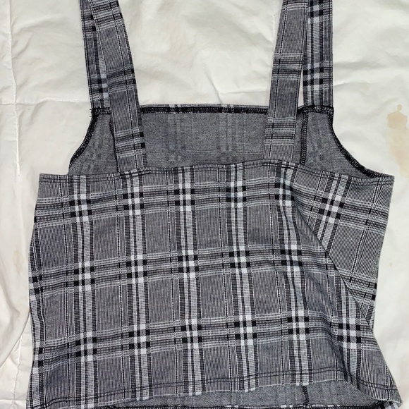 Trendy striped blocked tank top - Picture 3 of 3